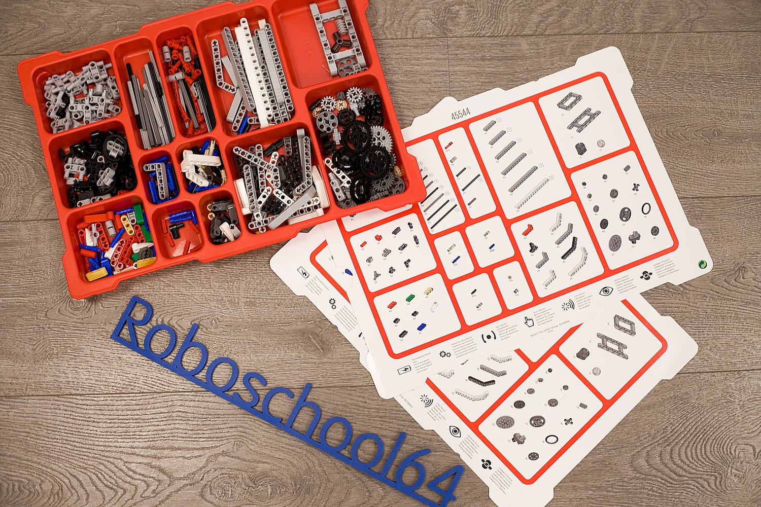 Математика или физика - любимые уроки в школе?