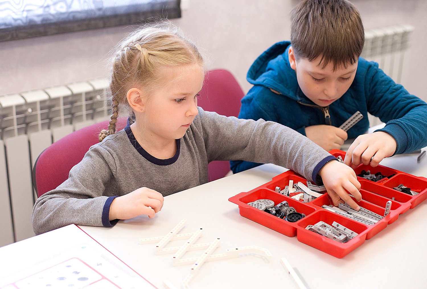 Собирать конструкторы - любимое увлечение вашего ребенка?